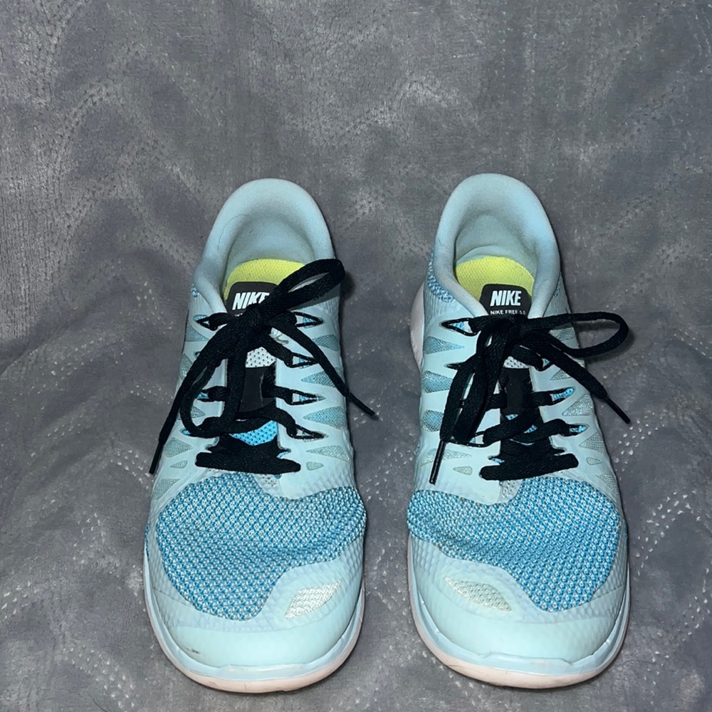 Nike Free Tennis Shoes